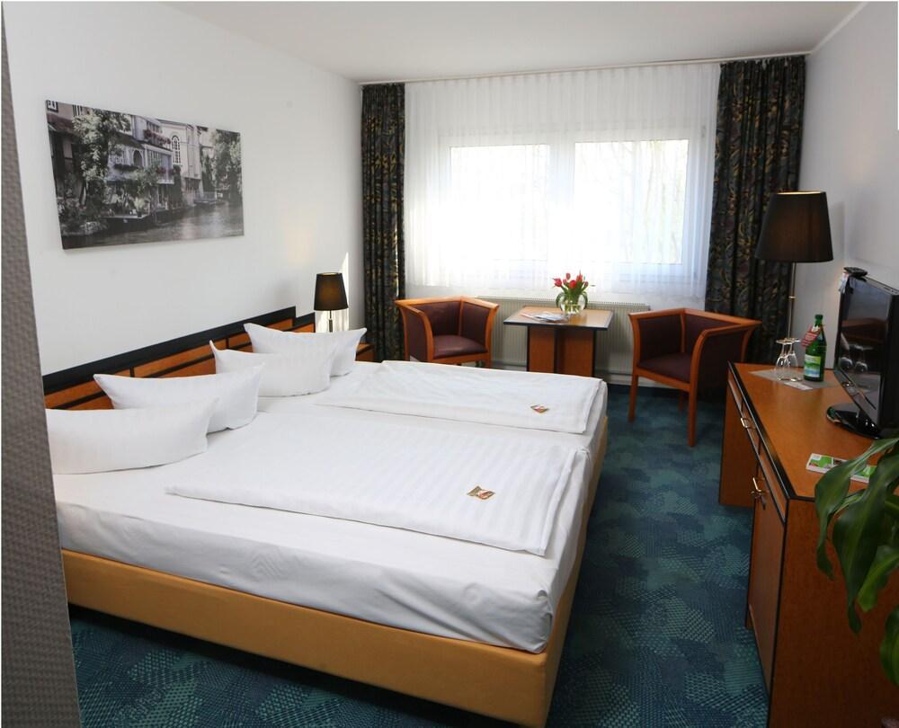 Airport Hotel Erfurt Esterno foto