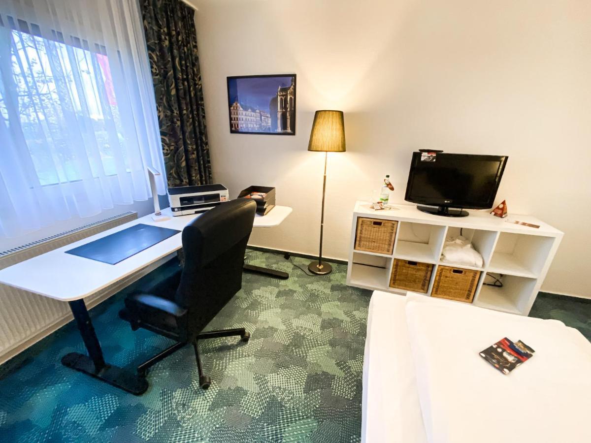 Airport Hotel Erfurt Esterno foto